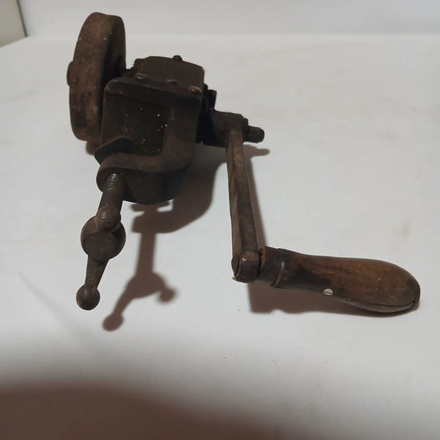 Amoladora manual antigua