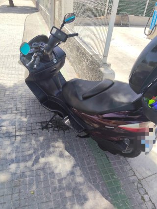 Suzuki burnang Scooter Negra/Burdeos Automática