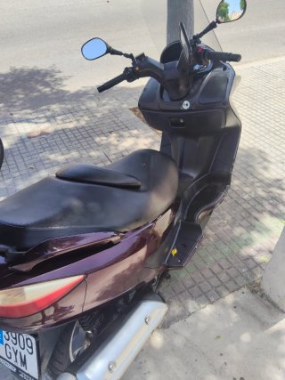 Suzuki burnang Scooter Negra/Burdeos Automática
