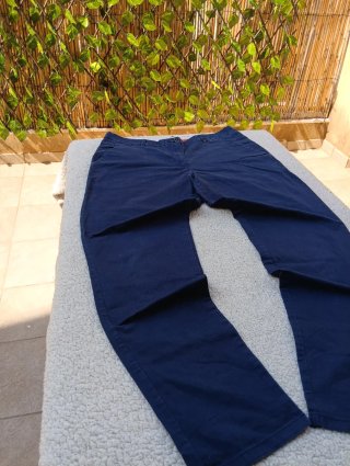 Pantalón de pinzas, estilo italiano de corte recto