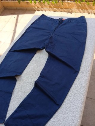 Pantalón de pinzas, estilo italiano de corte recto