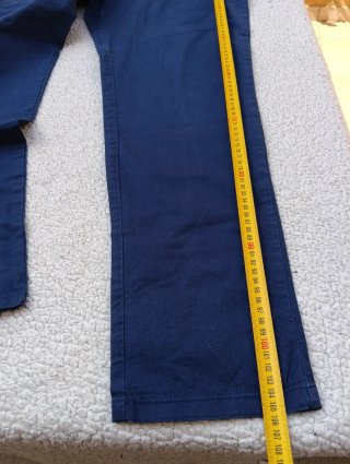 Pantalón de pinzas, estilo italiano de corte recto