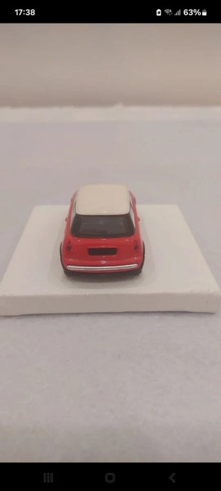 Modellino auto scala 1:43