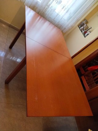 Mesa de comedor y 4 sillas