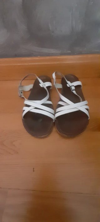 Sandalias Porronet blancas y marrones
