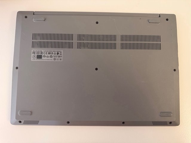 Lenovo IdeaPad 3 15ADA05 Windows 11 8gb 256 SSD