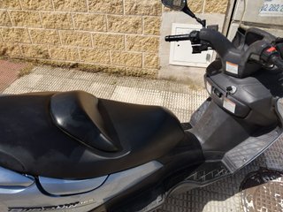 Suzuki Burgman 125cc Scooter Azul