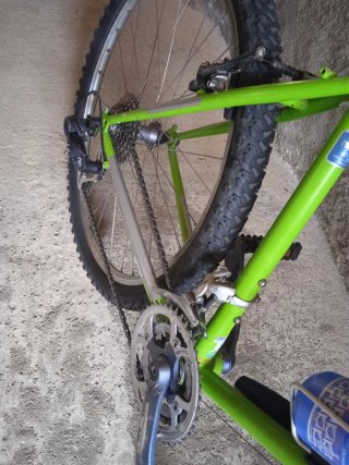 Bicicleta Kona explosif
