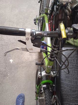 Bicicleta Kona explosif