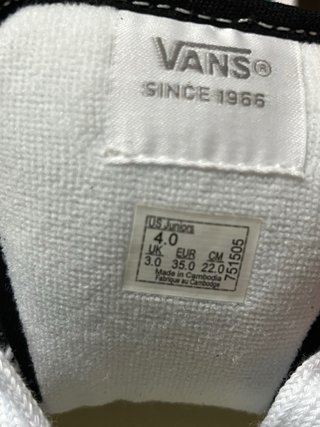Zapatillas Vans Knu Skool Negras y Blancas