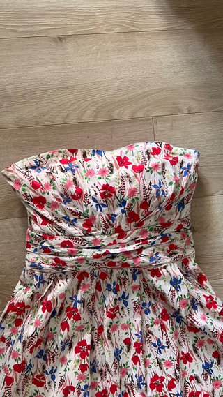 Vestido palabra de honor floral