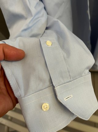 Due camicie come nuove
