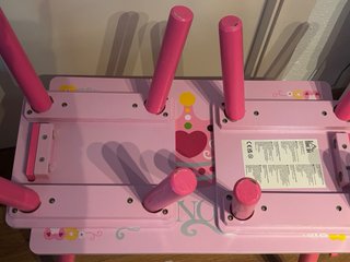 HOMCOM Juego de Mesa y 2 Sillas Infantiles
