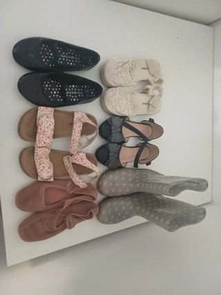 Zapatos de tacón y planos negros Y de Niñas 32/34