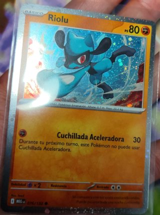 Carta Pokémon Riolu Básico Cosmos Holo
