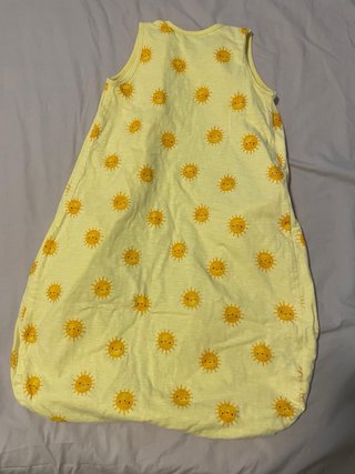 Saco dormir Kiabi bebé amarillo soles