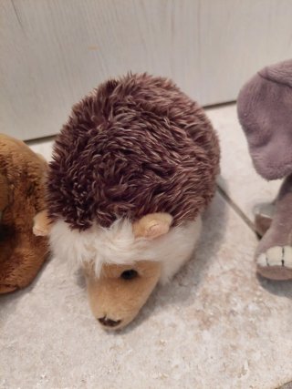 Lote 3 peluches pequeños: elefante, erizo y tigre