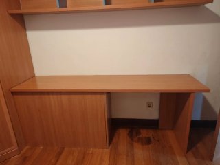 Muebles Habitación: Armario, y Escritorio y Cama