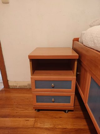 Muebles Habitación: Armario, y Escritorio y Cama