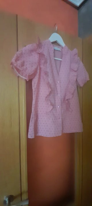 Blusa rosa con volantes Polin et Moi