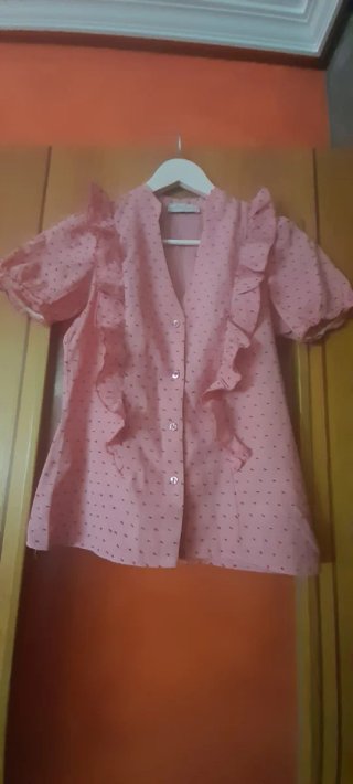 Blusa rosa con volantes Polin et Moi
