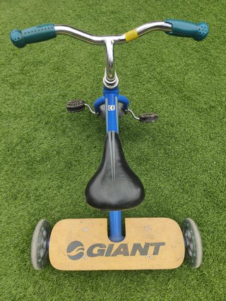 Triciclo Giant con plataforma y sillín ajustable