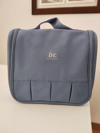 Neceser colgante azul