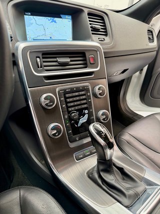 Volvo V60 D6 285CV AWD 2015 Garantia CERO EMISSION