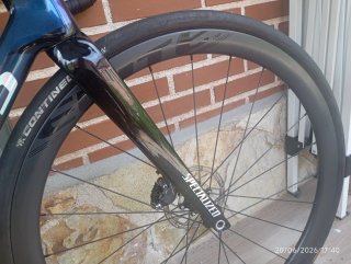Bicicleta de carretera aero TRIFOX XT18