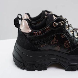Zapatillas Guess Negras y Doradas