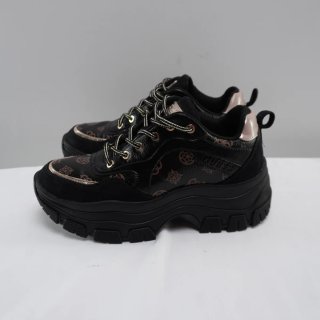 Zapatillas Guess Negras y Doradas
