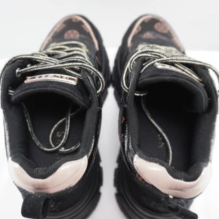 Zapatillas Guess Negras y Doradas