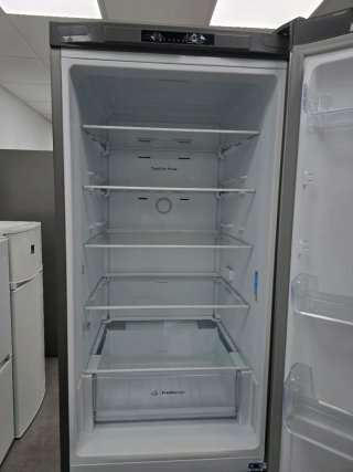 Frigorífico Indesit combi clase E 202,7x60cm inox