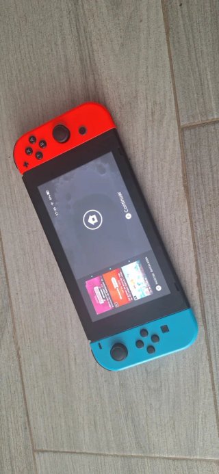 Nintendo Switch Azul y Rojo