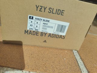 Yeezy Slide Glow Green