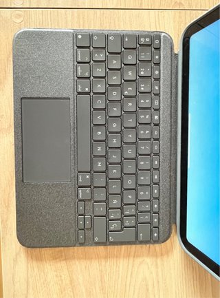 iPad 10 (256 GB) + Teclado Logitech Combo Touch