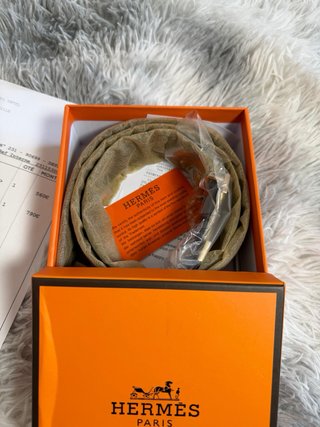 Cinturón HERMÈS 32mm Beige con Caja