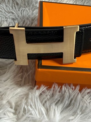 Cinturón HERMÈS 32mm Beige con Caja