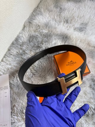 Cinturón HERMÈS 32mm Beige con Caja