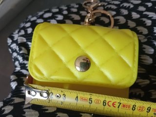 Portachiavi borsetta giallo trapuntato