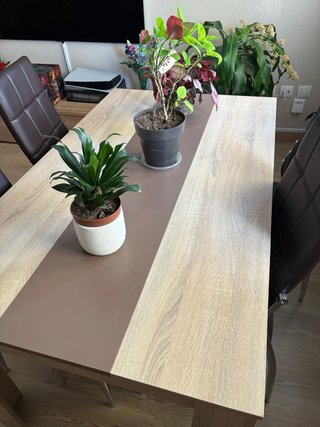 Mesa y sillas Comedor