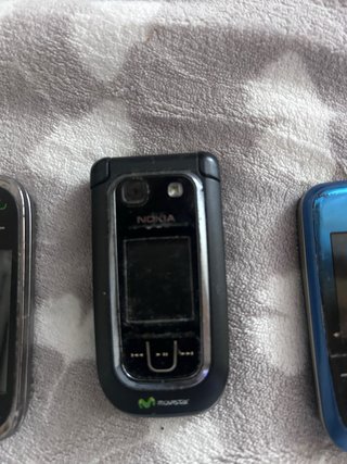 4 Móviles Nokia Vintage con Cargadores