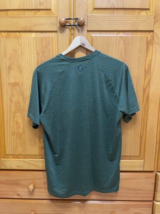 Camiseta deportiva Under Armour verde