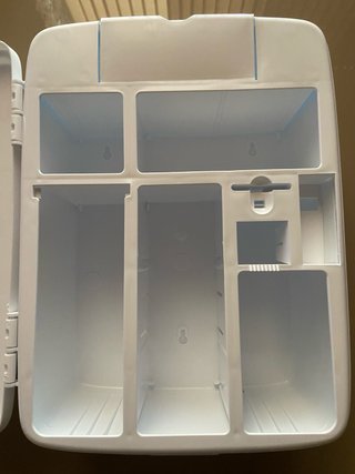 Caja de botiquín Umivale Activa Esta vacia.