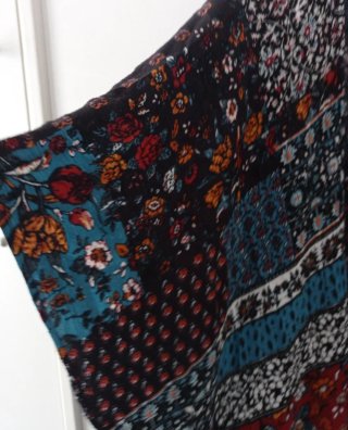 Scialle estivo patchwork con frange