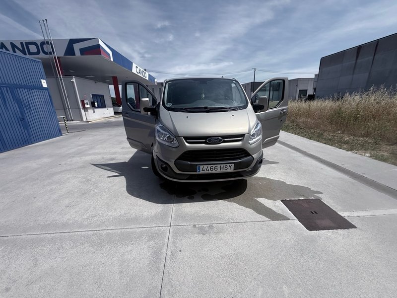 Ford Tourneo Custom 2013 - foto 1