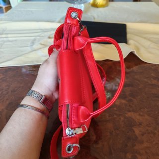 Mini borsa rossa in nylon con tracolla