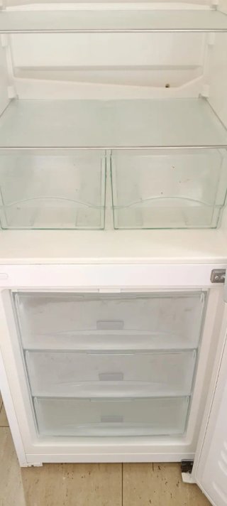 NEVERA COMBI MIELE NO FROST ENERGÍA A+