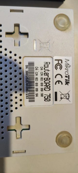 Pack Mikrotik RouterBOARD RB850Gx2 + 750
