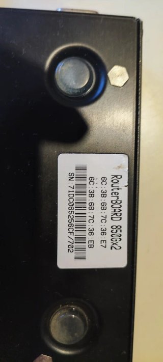 Pack Mikrotik RouterBOARD RB850Gx2 + 750